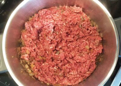 Preparing meat sauce