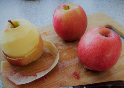 peel off the apples